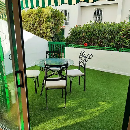 Agradable Adosado Con Terraza Y Piscina