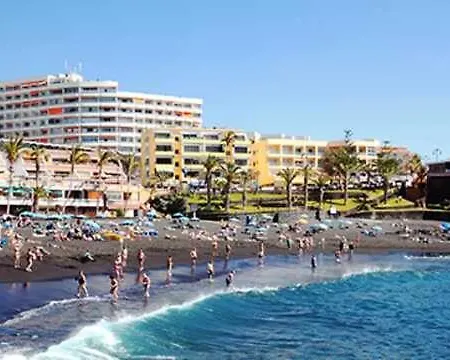 Agradable Adosado Con Terraza Y Piscina בית נופש