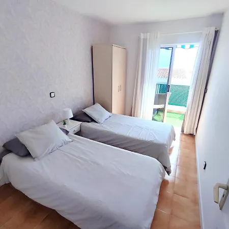 Сasa de vacaciones Agradable adosado con terraza y piscina