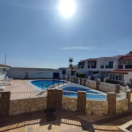 Agradable Adosado Con Terraza Y Piscina Puerto de Santiago (Tenerife)