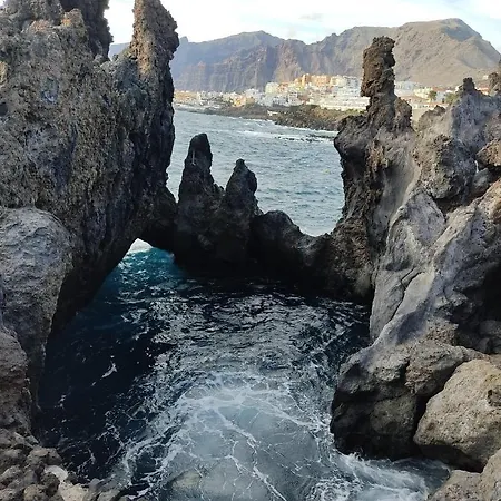 Agradable Adosado Con Terraza Y Piscina *